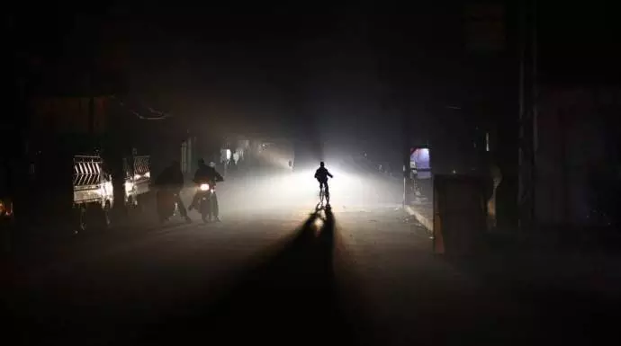 كلفة عامود الإنارة من النوع "الأصلي" تصل إلى 5 ملايين.. شكاوى من "العتمة" في شوارع دمشق ليلاً 