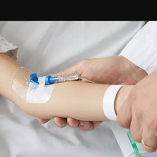 بقيمة مليون ليرة.. تقديم دعم مادي لمرضى السرطان من موظفي الدولة 