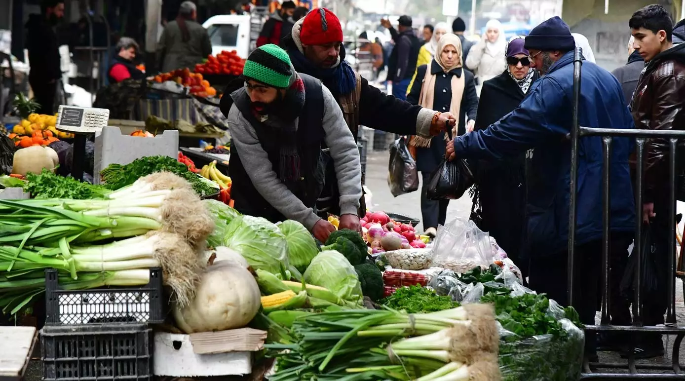 “زكاتك بترخيص أسعارك”.. محال دمشق تبدأ عروضها على المواد والسلل الغذائية" 