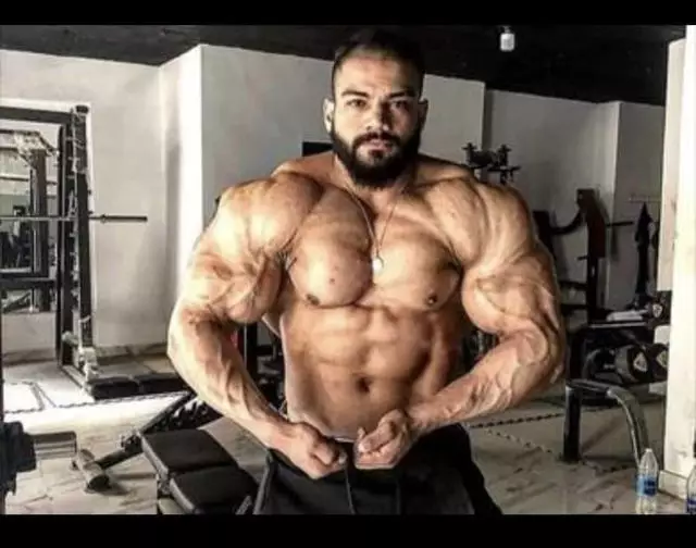 وفاة مفاجئة لبطل كمال الأجسام المصري أيمن مجدي 