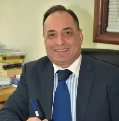 عبد الفتاح العوض يكتب : السادة الأغبياء 
