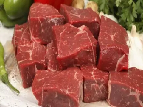 كيلو لحم الخروف بـ 200 ألف ... واستيراد 5 آلاف رأس من الأغنام والعجول 
