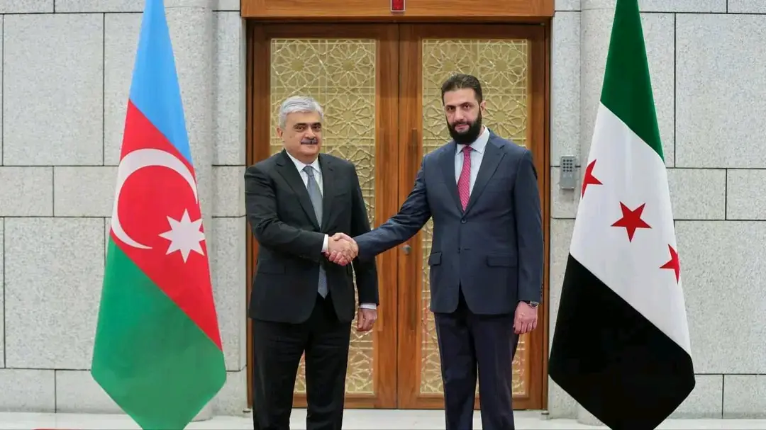 رئيس الجمهورية السيد أحمد الشرع يستقبل في قصر الشعب نائب رئيس مجلس الوزراء الأذربيجاني 