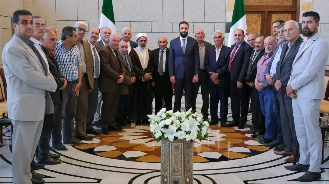 رئيس الجمهورية السيد أحمد الشرع يستقبل وفداً من وجهاء محافظة السويداء 